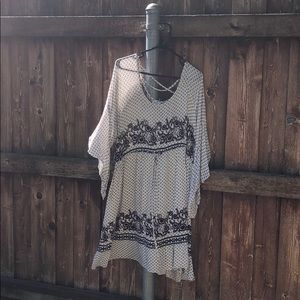 Vintage look dress with bell sleeves